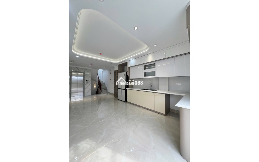 SIÊU PHẨM PHÂN LÔ TRẦN QUỐC HOÀN - CẦU GIẤY - 7 TẦNG THANG MÁY - Ô TÔ 7 CHỖ VÀO NHÀ